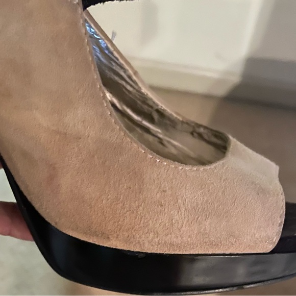 Shoes - Picture 2 of 13